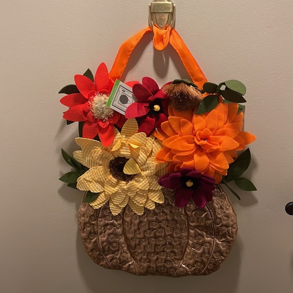 Evergreen Door Decor. Gold “vase” with vibrant flowers. - Picture 2 of 5